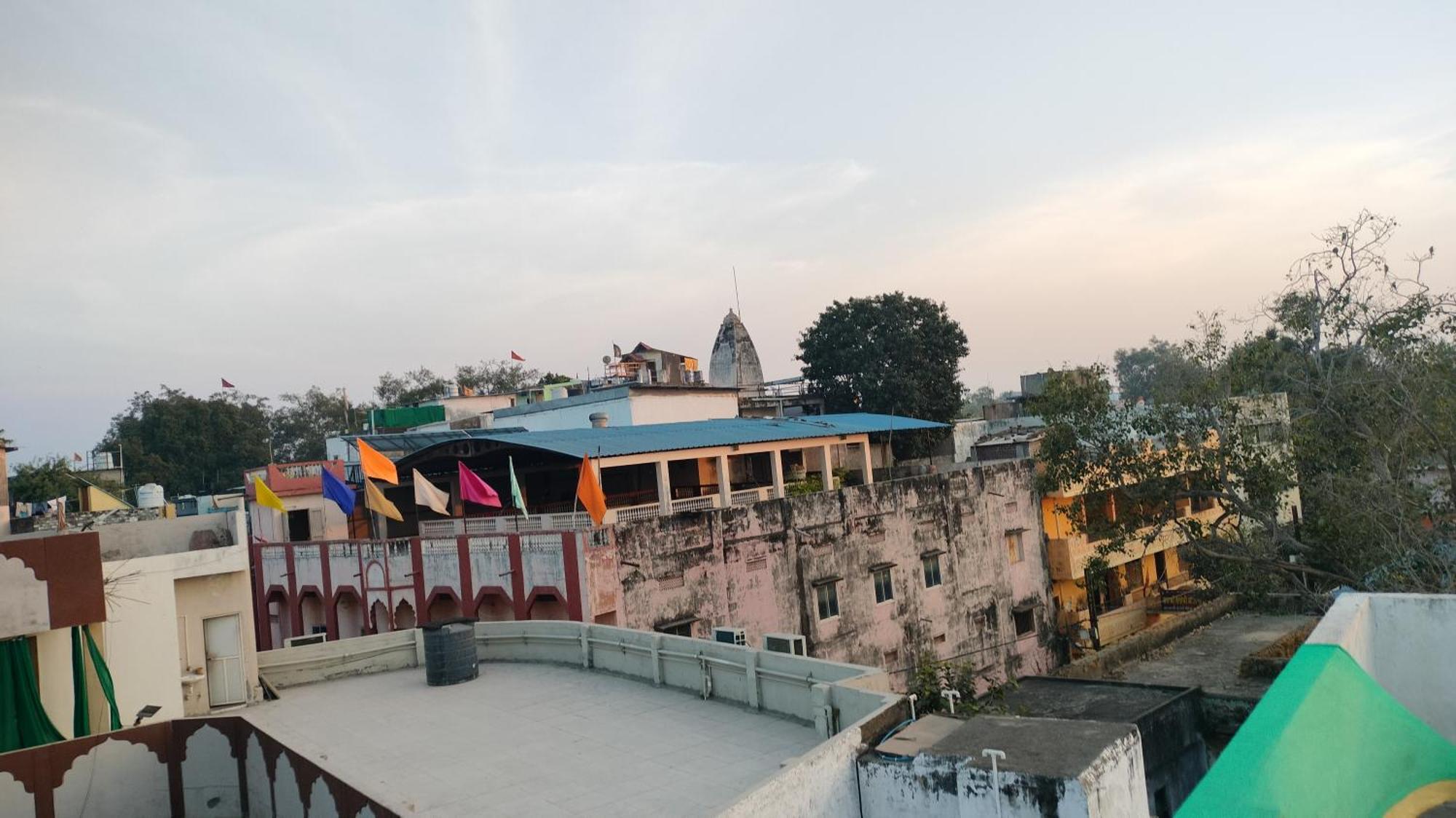 Kailash Kuti Guest House Уджайн Екстериор снимка